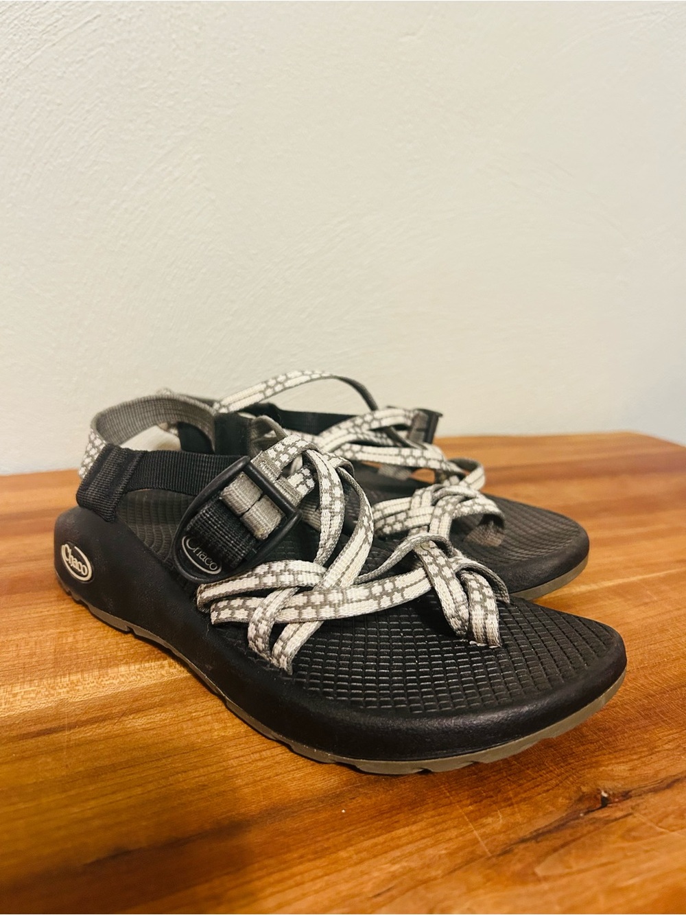 Chaco Z/Cloud Sport Sandals — Black with Gray Patterned Straps, Women’s Size 6